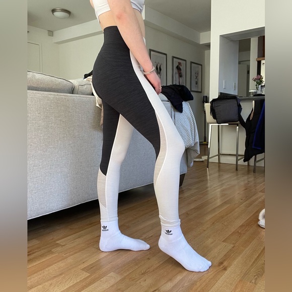 Outdoor Voices colorblock leggings - Picture 2 of 4